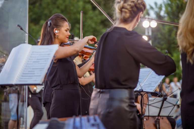 Building a Diverse Choir Repertoire: Balancing Tradition and Innovation